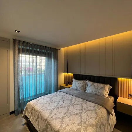 The Pearl Apartment *